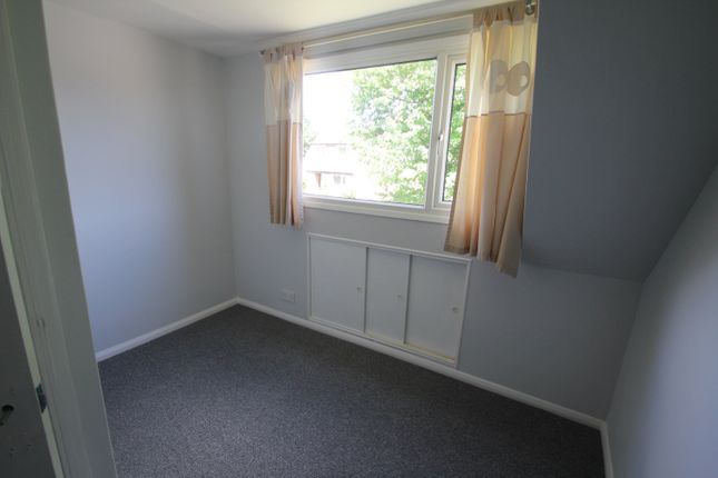 18, Brecon Close, Gloucester photo 4