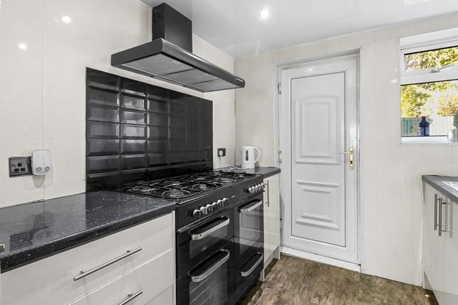 36, Victoria Crescent, Airdrie photo 4