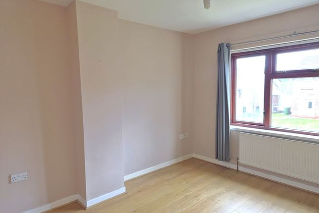 12, Rhiw Fach, Caerphilly photo 3