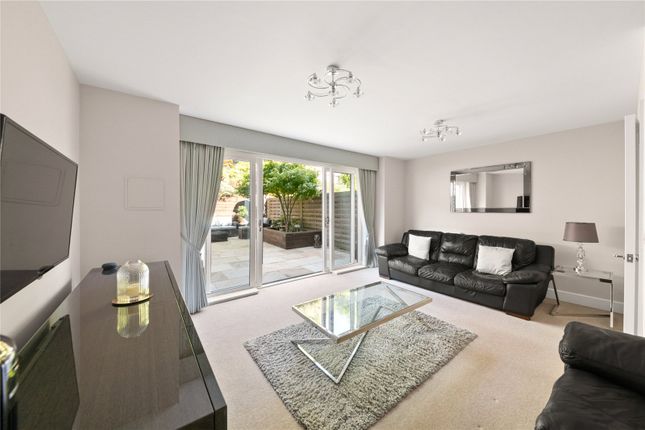 7, Royal Quay, Uxbridge photo 2