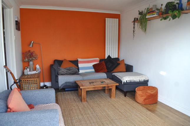 16, Cross Acre, Swansea photo 3