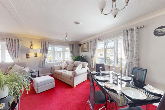 71, Pont Pentre Park, Pontypridd photo 2