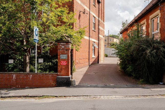 Station Court Flat 3, Bristol photo 4