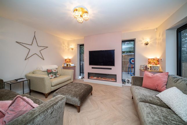 20, Springwood Walk, St. Albans photo 4