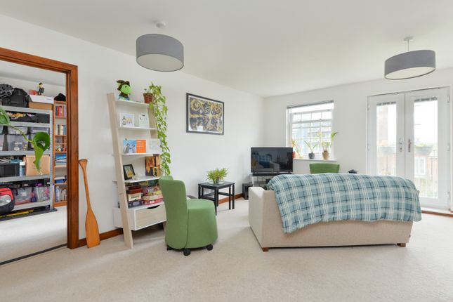 27, Waters Edge, Canterbury photo 4