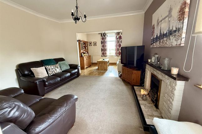 103, Heol Y Banc, Llanelli photo 3