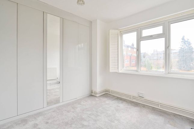 Flat for sale in Congreve Street, Elephant And Castle, London