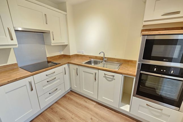Flat 6, 2, Bowes Lyon Place, Dorchester photo 3