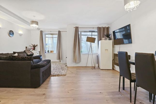 Flat for sale in 351 Green Lane, Norbury