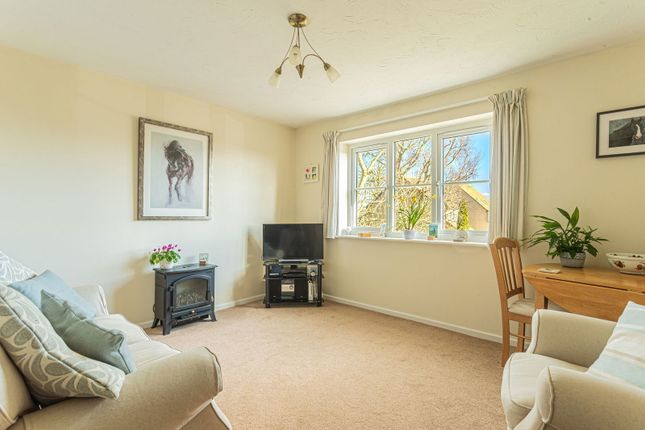 5, Five Trees Close, Tetbury photo 2