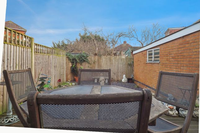 3, Elswick Drive, Nottingham photo 4