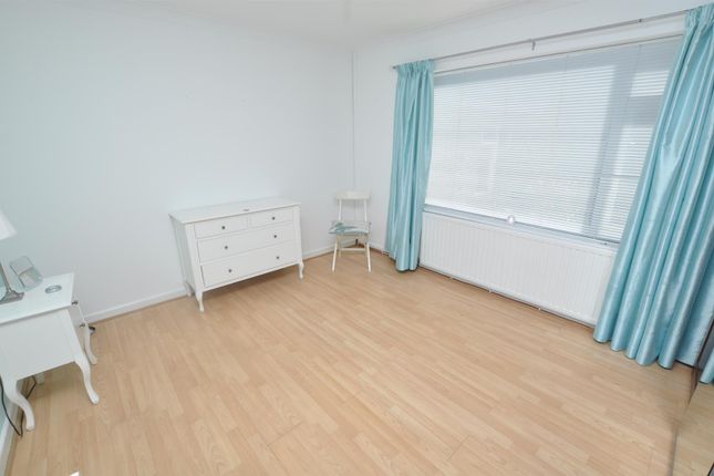 18, Llysmorfa, Carmarthen photo 4