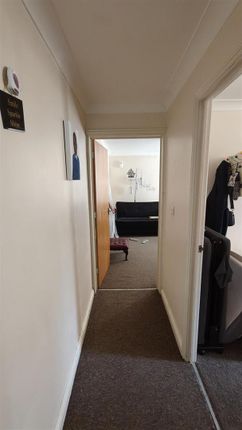 15, Peterhouse Close, Peterborough photo 3