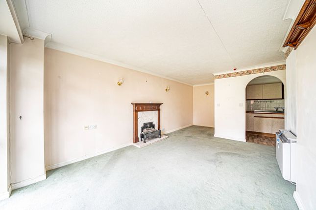 6 Mulberry Mead, Whitchurch photo 3