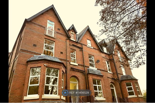 Flat to rent in Alexandra Road South, Manchester