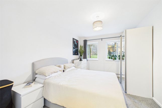 53, Northcott, Bracknell photo 4