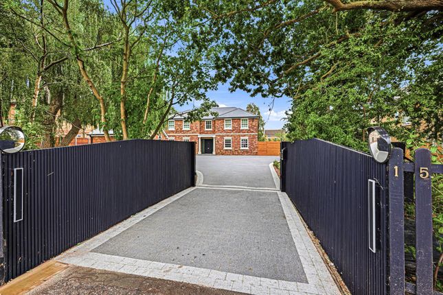 155, Rawreth Lane, Rayleigh photo 2
