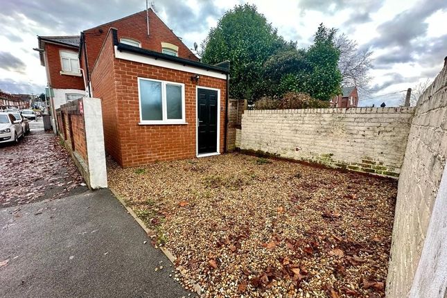Thumbnail Studio to rent in Prince Of Wales Avenue, Reading, Berkshire