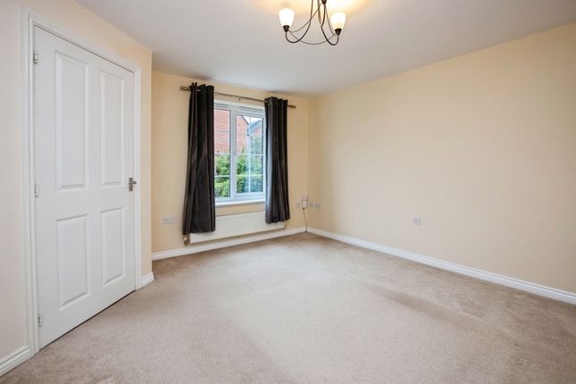 Weavers Way, Alfreton photo 4