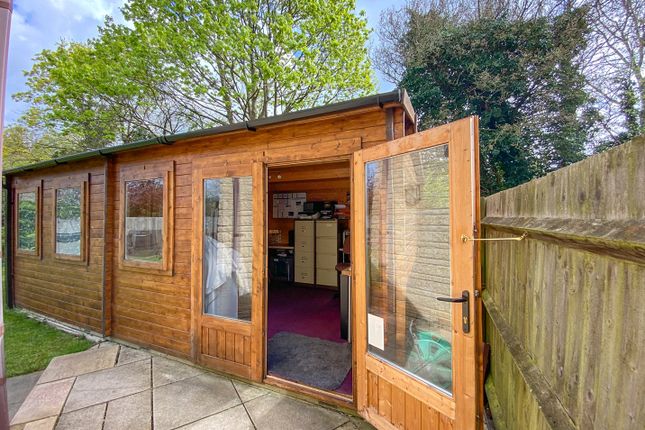 22, Calais Dene, Oxfordshire photo 4