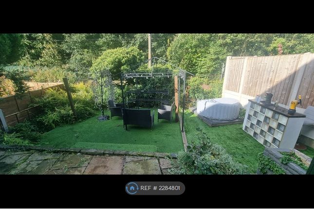 Shaw, Oldham photo 4