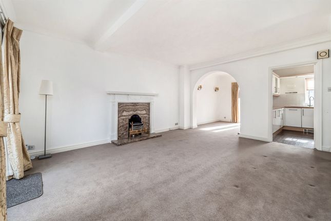 3 Castlegate Mews, Macclesfield photo 4