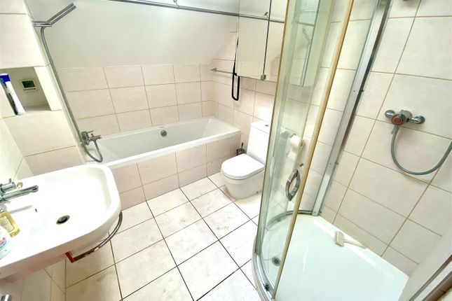 Bath.Shower 111.Jpg