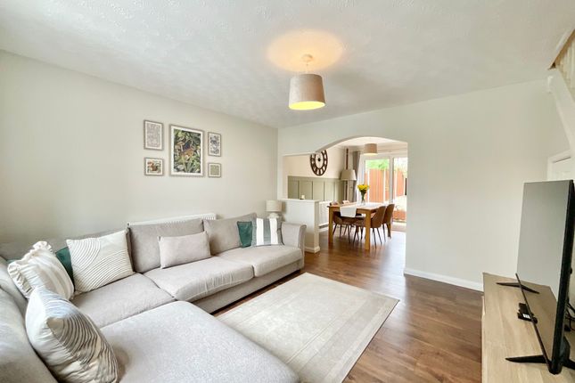 14 Comfrey Close, Stoke-On-Trent photo 2