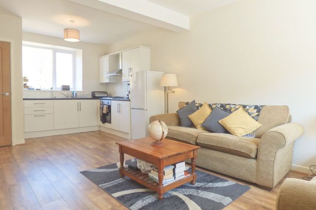 115 Oxford Street, Bridgend photo 3