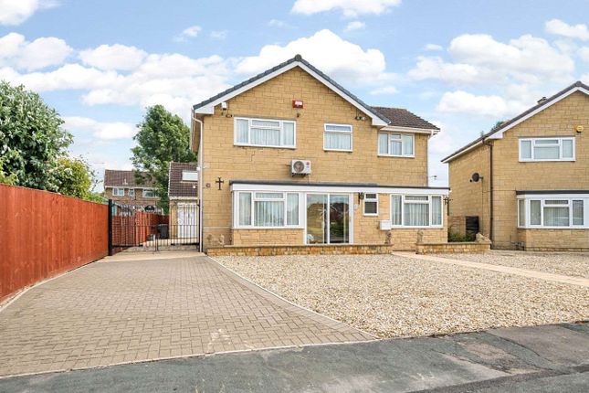 Thumbnail Detached house for sale in Tweed Close, Swindon