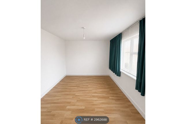 Middleham Road, London photo 3
