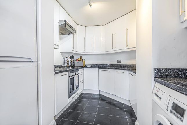 Flat to rent in Inverness Terrace, Bayswater