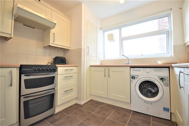 Flat 13, 13 Pine Lodge, Dairyground Road, Stockport photo 4