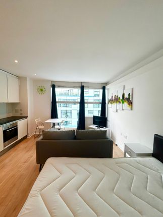 Flat to rent in Apartment 2126 Cube, The Cube West, 197 Wharfside Street, Wharfside Street, Birmingham, West Midland