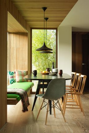 233359 - Table_Across.Jpg