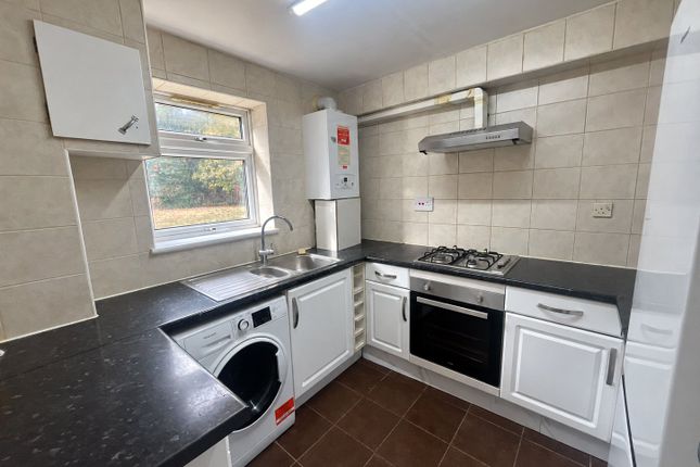 71, Evergreen Way, Greater London photo 3