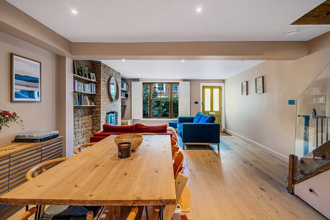 35, Mount Ash Road, London photo 4
