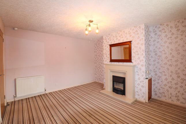 38 Woodley Court, Cargenbridge, Dumfries photo 3