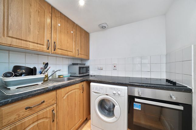 Flat 5, 36, Penywern Road, London photo 2