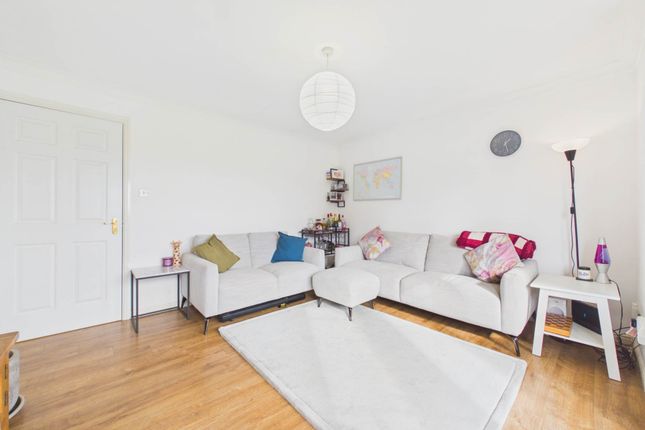 Flat 5, McCormack Place, Larbert photo 4