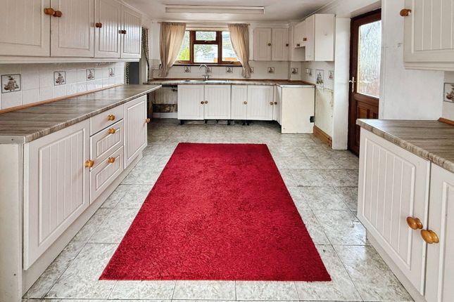 22, Dwyfor Road, Cymmer photo 3