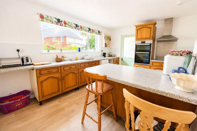3, Maclins Close, Devon photo 5