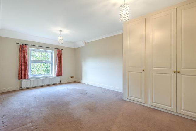 Flat to rent in Ockham Road South, East Horsley, Leatherhead