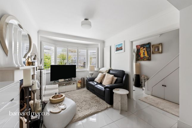 43, Buckland Way, Worcester Park photo 3