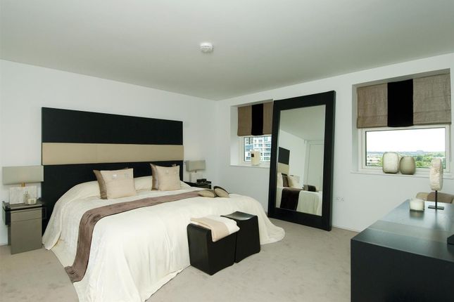 Boydell Court, St John's Wood Park, London photo 4