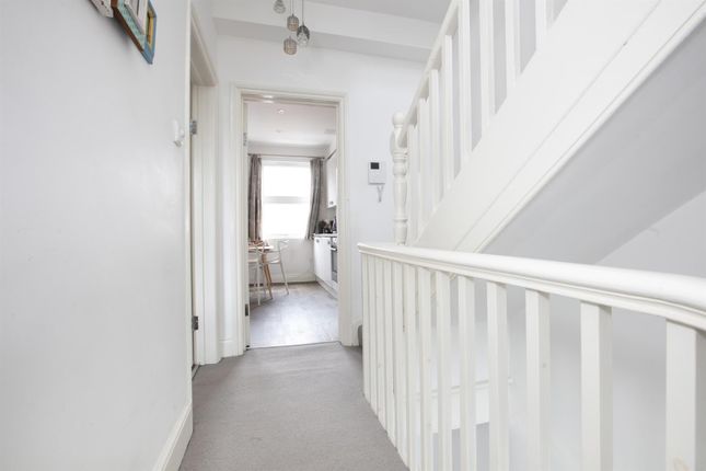 Flat for sale in Coldharbour Lane, Camberwell
