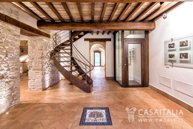 Villa for sale in Castel Ritaldi, Umbria, Italy
