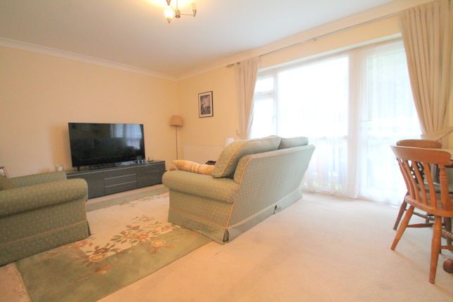 Barfield Court, Redhill photo 4