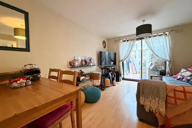 25, Banksia Close, Tiverton photo 3
