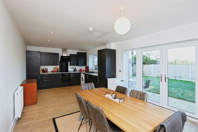 19, Woodall Way, Sheffield photo 3